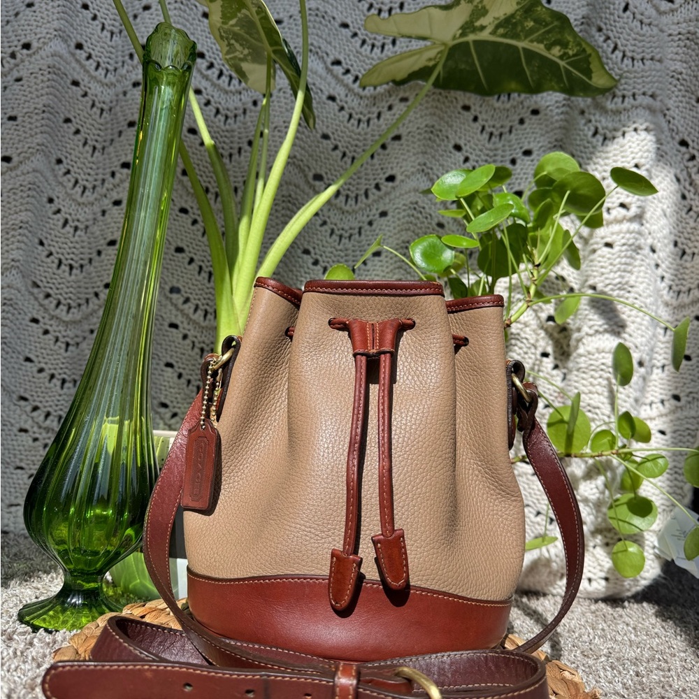 VINTAGE COACH NEWBERRY DRAWSTRING BAG 4238 in TAUPE W/ TAN TRIM